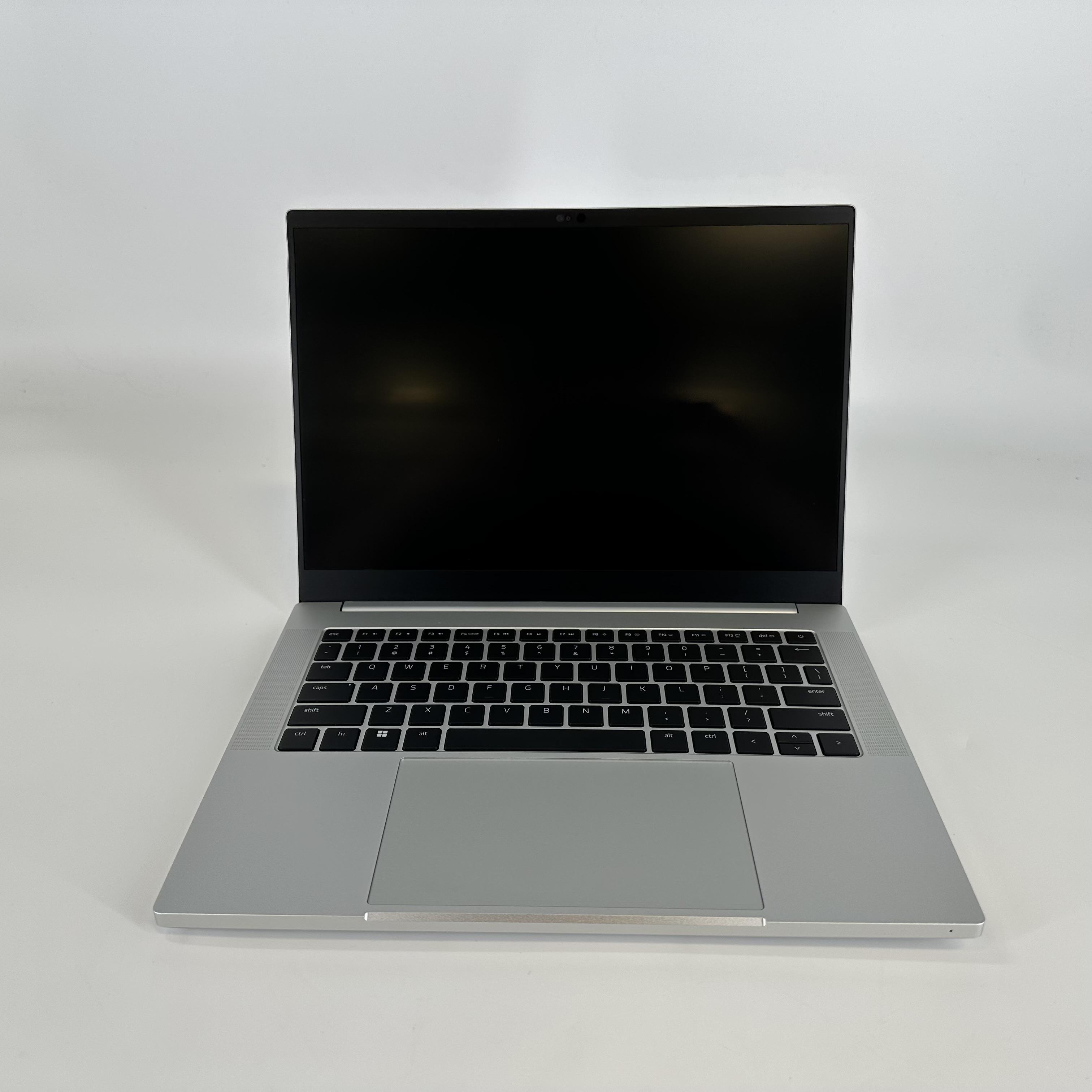 Razer Blade 14 240Hz QHD+ Ryzen 9 7940HS 64GB 1TB RTX 4070 - MINOR