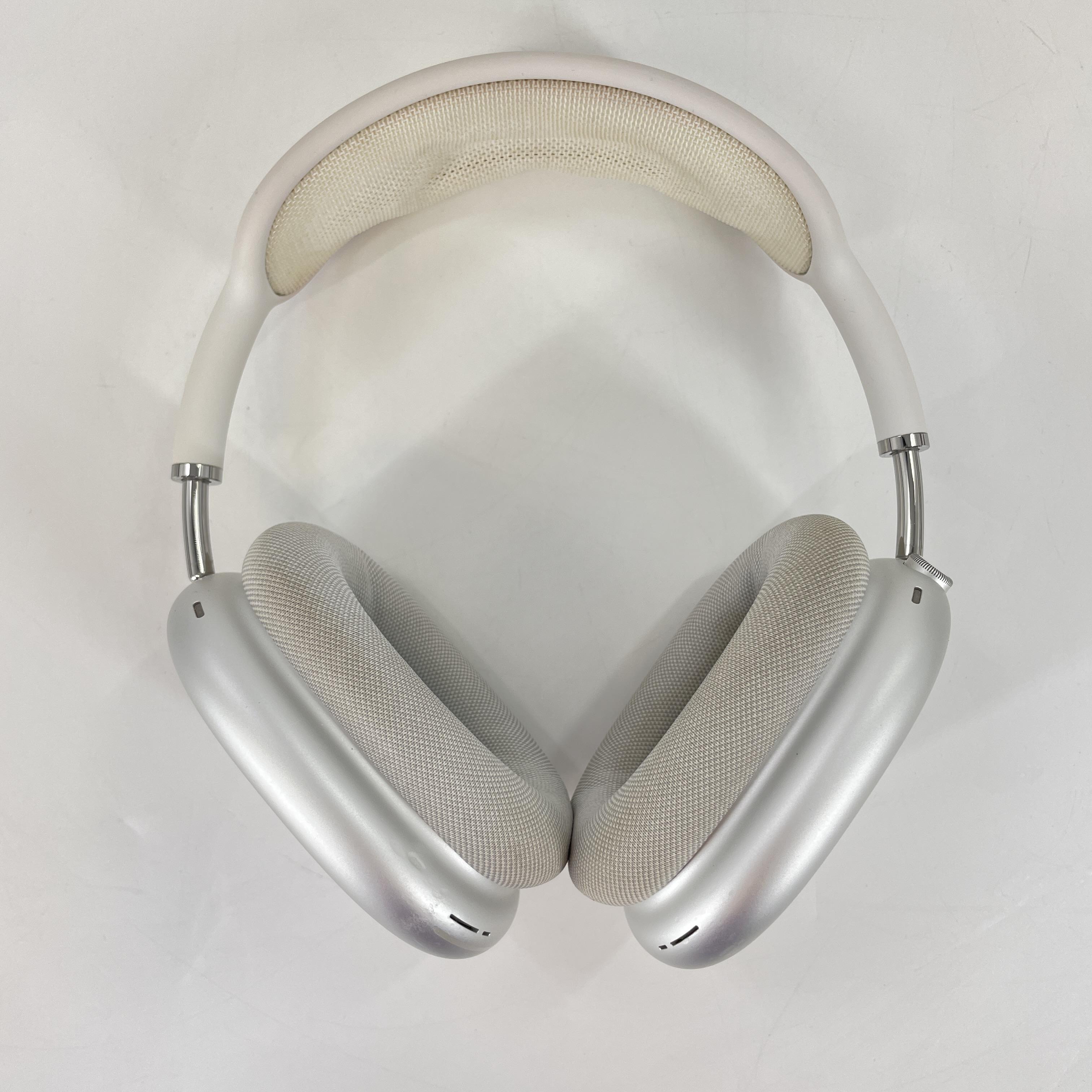 AirPods Max Lightning