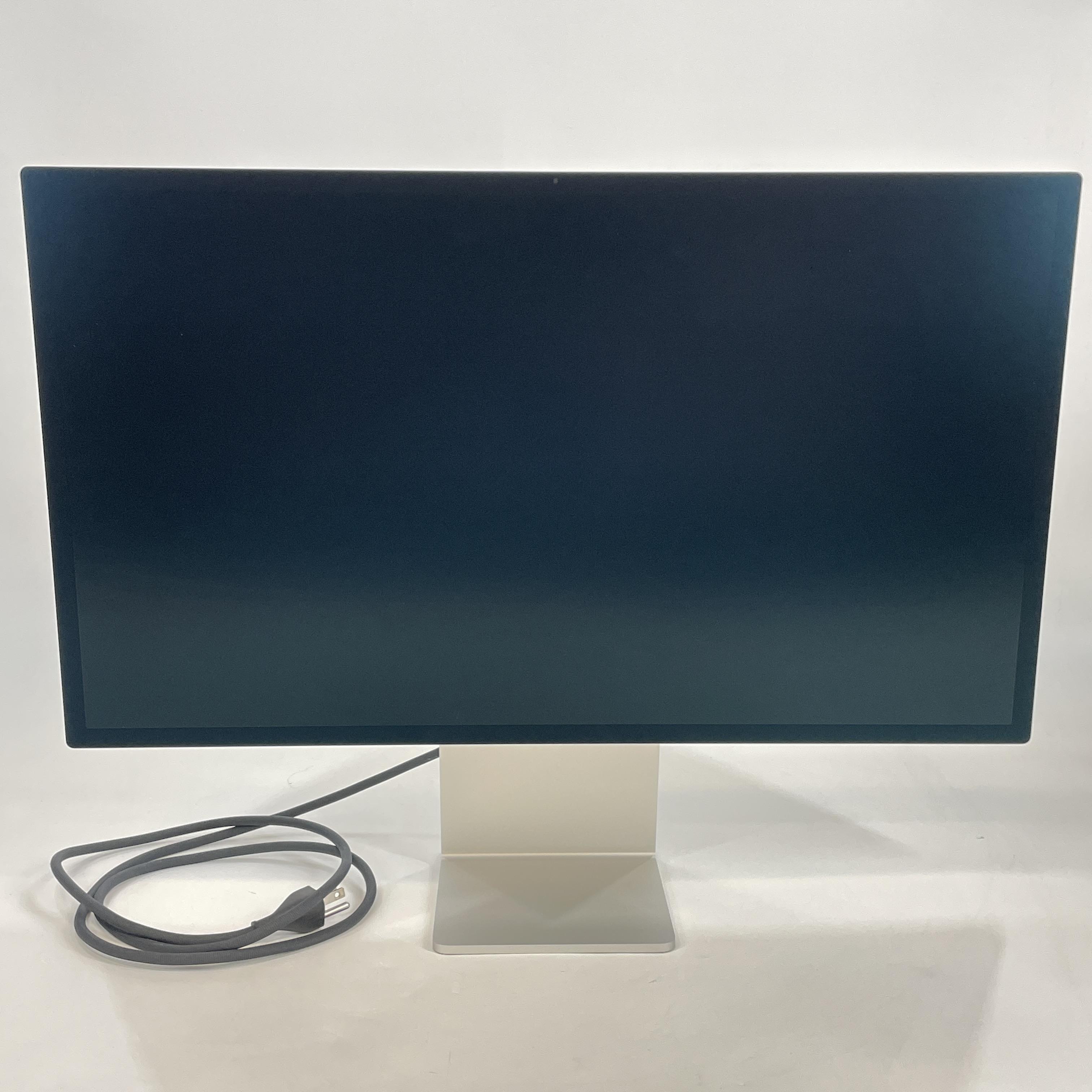 Apple Studio Display 27in 5120 x 2880 Nano-Texture Glass w Tilt