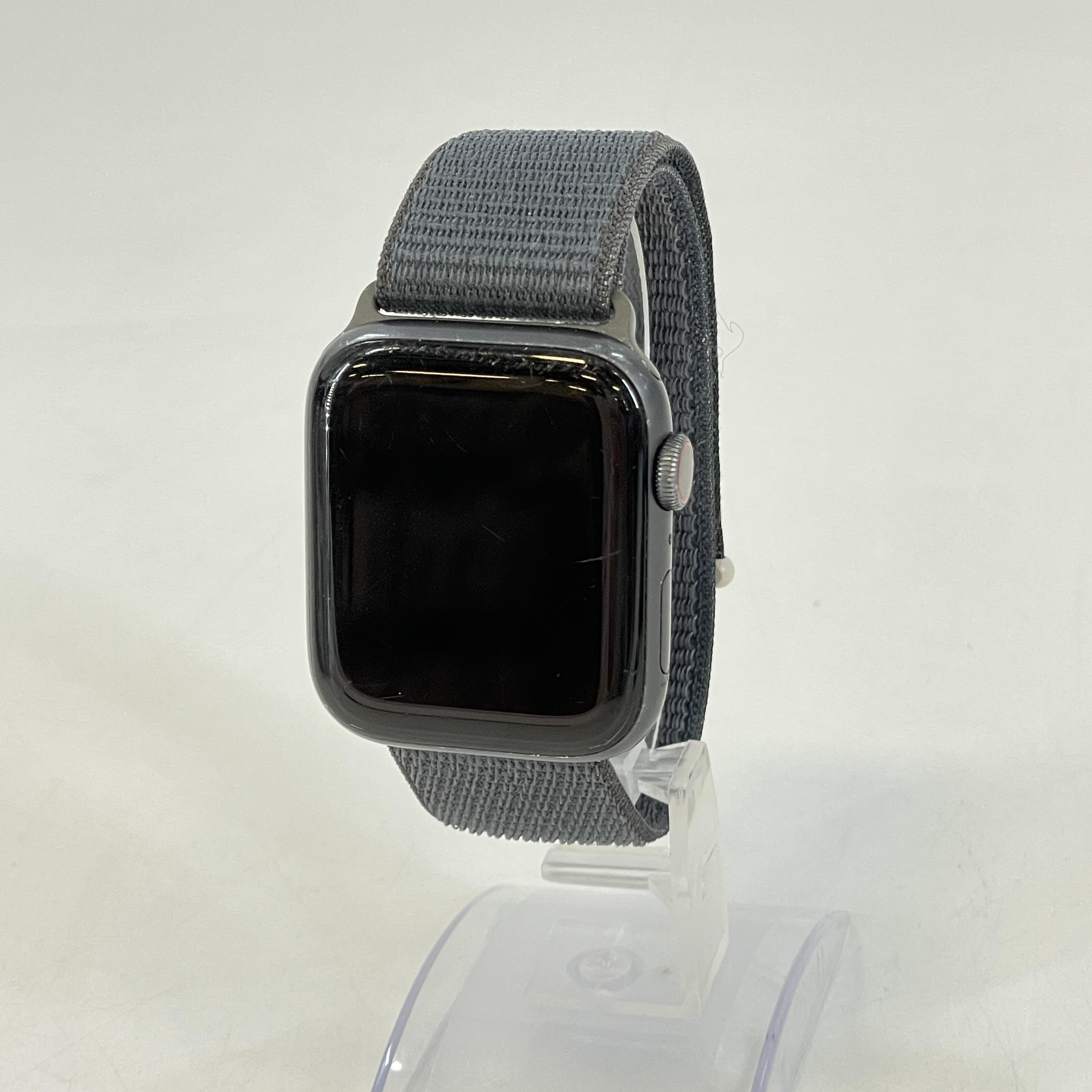 Apple Watch (Series 6)