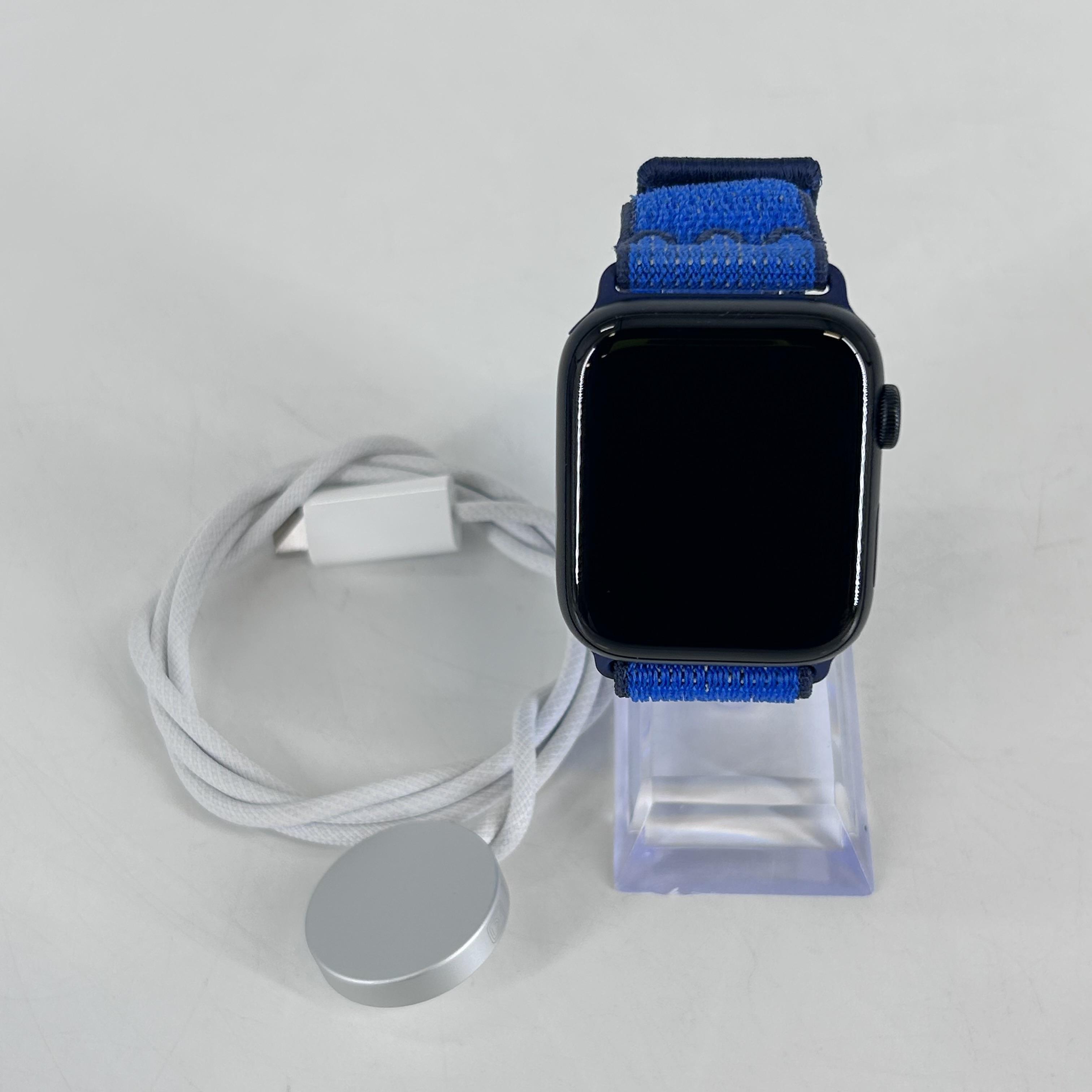 Apple Watch SE 3 44mm Midnight Aluminum (LTE) w/ Nike Sport Loop