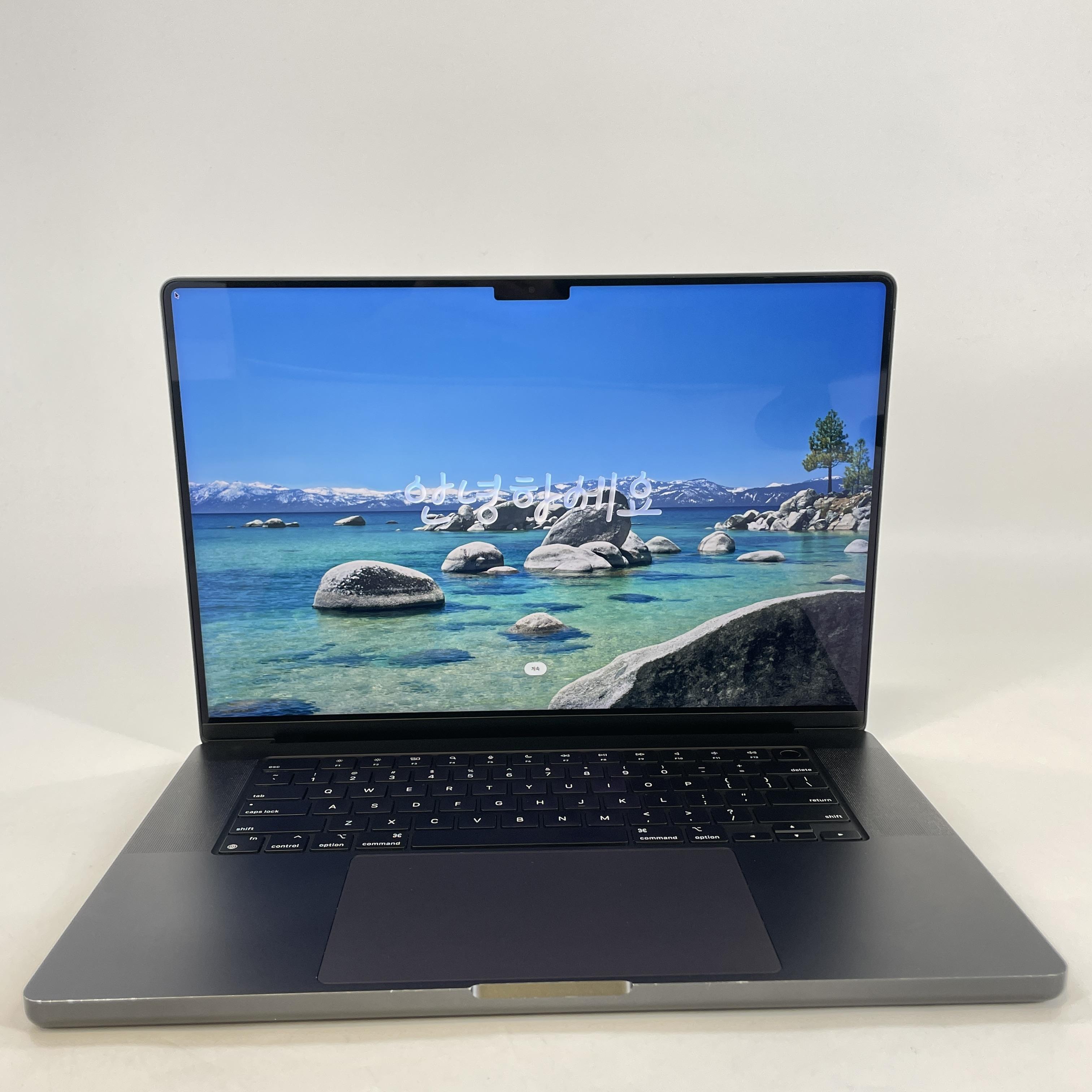 MacBook Pro 16