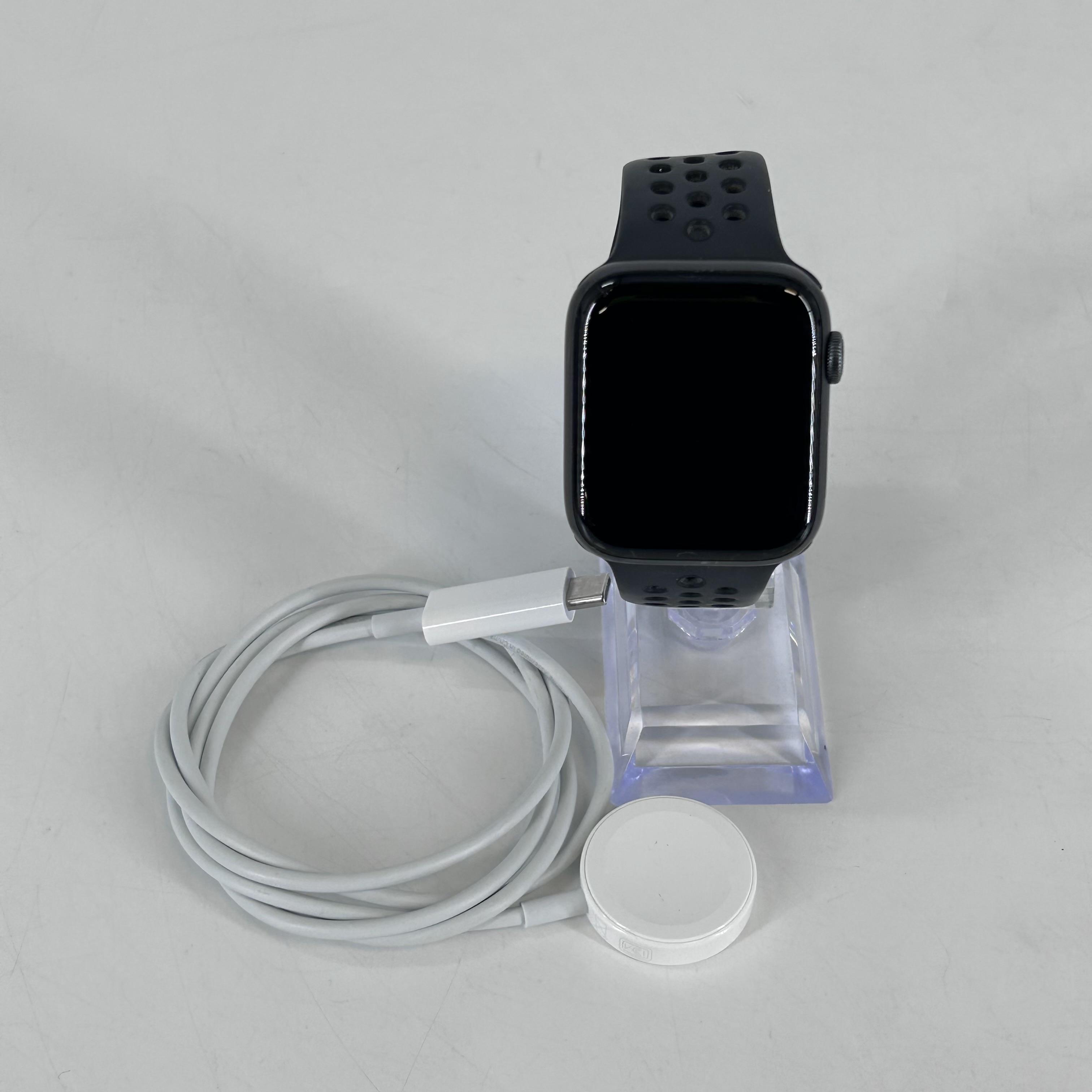 Apple Watch (Series 6)